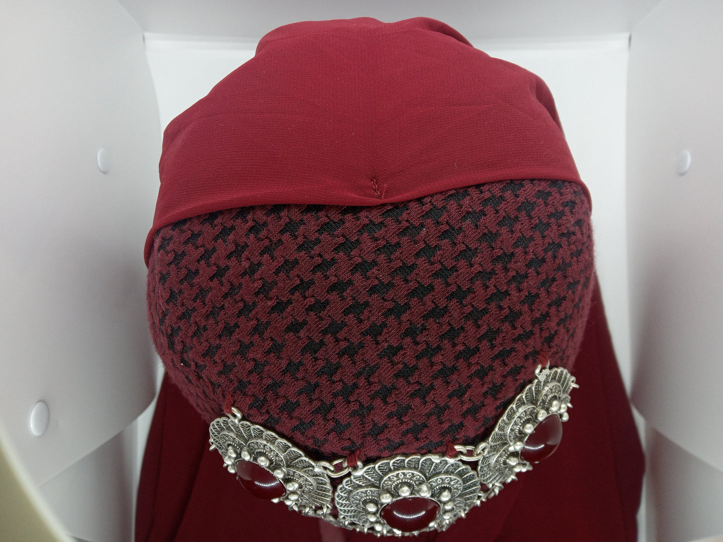 Red 3 jeweled Ottoman Hatun hat