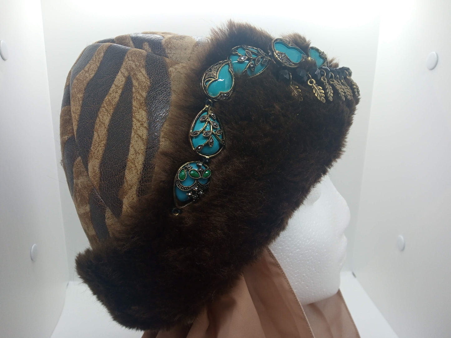 Female Ottoman Hatun Alp hat